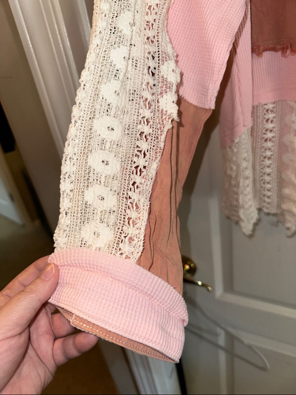 POL Pink and Dusty Mauve Mixed-Media Lace Panel Button-Up Blouse - Picture 4 of 6
